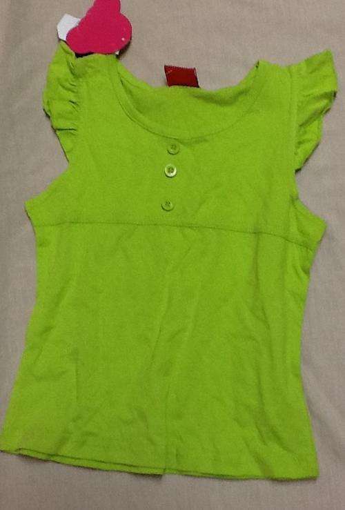 Girls green shirt - Ackermans - size 6-7 yr