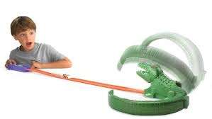 Hotwheels croc cruncher track set - mattel - includes 1 car - reduced