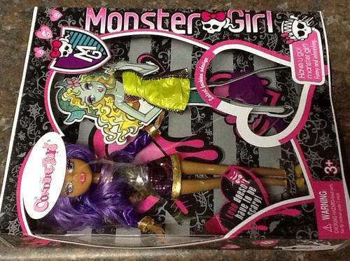 Monster high monster girl doll with extra outfit