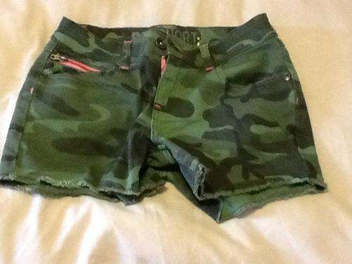 Girls denim camo army shorts from woolworths - 12-13yr with tag