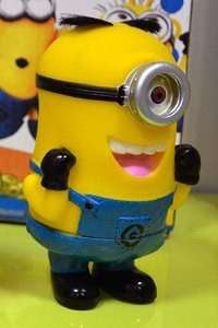 despicable me minions plastic toy piggy / savings bank 13cm
