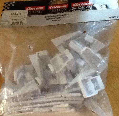 Carrera evolution exclusiv gaurd rail support 16 pieces - packaging damaged