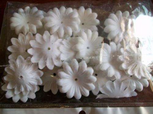 FLOWERS WHITE 10 PER PACK