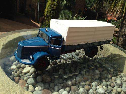 MINICHAMPS MERCEDES BENZ TRUCK