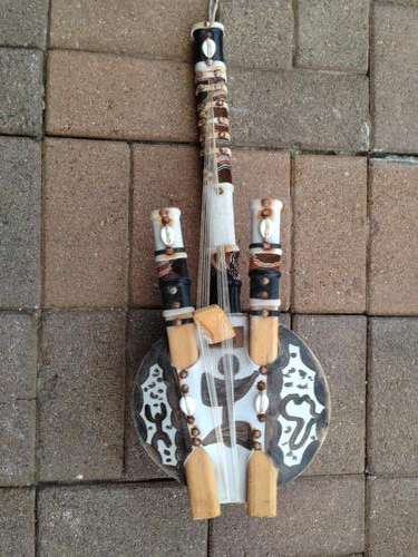 GHUITAR FROM TUMBUKTU