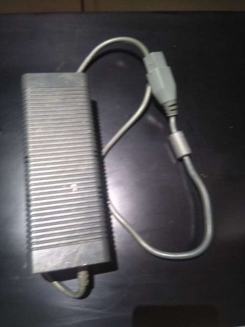 2 Xbox 360`s (Elite and E) Please Read Discription