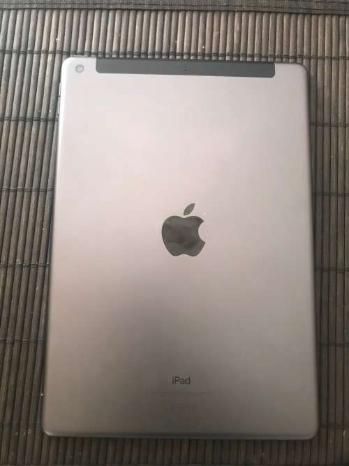 COMBO - iPad 7th Gen 10.2" || 32GB || Wifi-Cellular & Apple Pencil 1 || IMMACULATE CONDITION ||