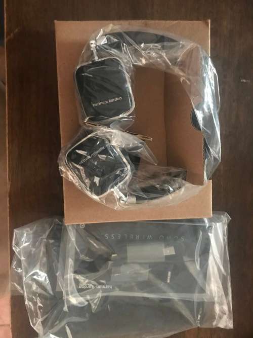 ORIGINAL - Harman Kardon  Soho - Wireless Bluetooth - On Ear Headsets - Brand NEW