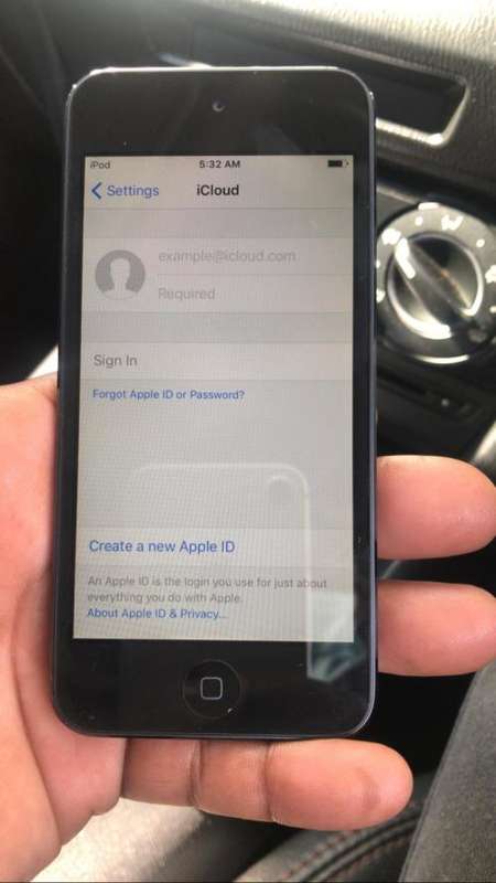 iPod Touch - 5th Gen - 32GB - Space Grey - Immaculate Condition