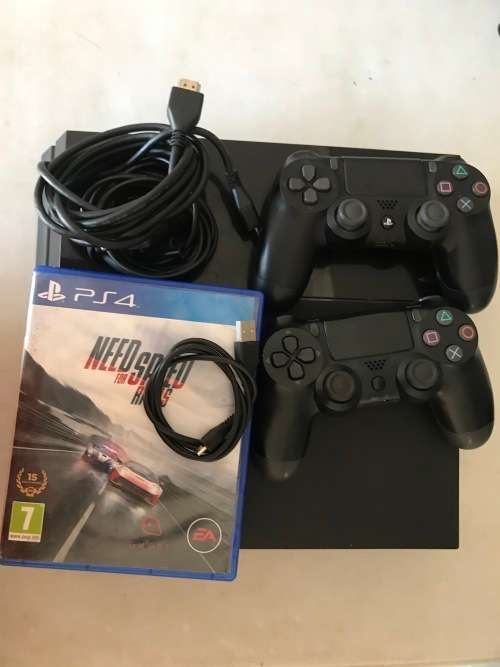 Sony Playstation 4 || 1TB || Black || 2 Controllers || Three Games || Very Good Condition