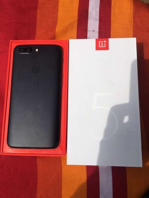 OnePlus 5T || 128GB || 8GB Ram || Dual Sim || BRAND NEW SEALED Box