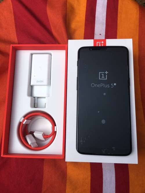 OnePlus 5T || 128GB || 8GB Ram || Dual Sim || BRAND NEW SEALED Box