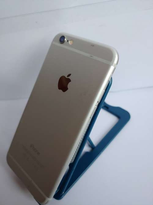 iPhone 6 || 64GB || Silver || Immaculate Condition