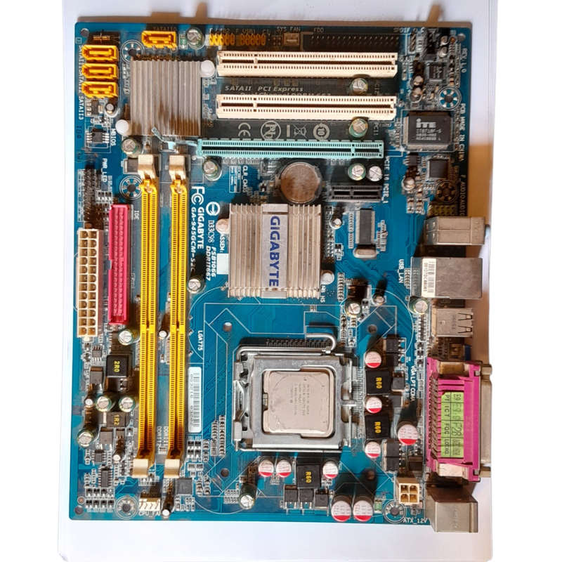 Gigabyte GA-946GCM-S2C Motherboard with Intel Core 2 Duo E6850 CPU