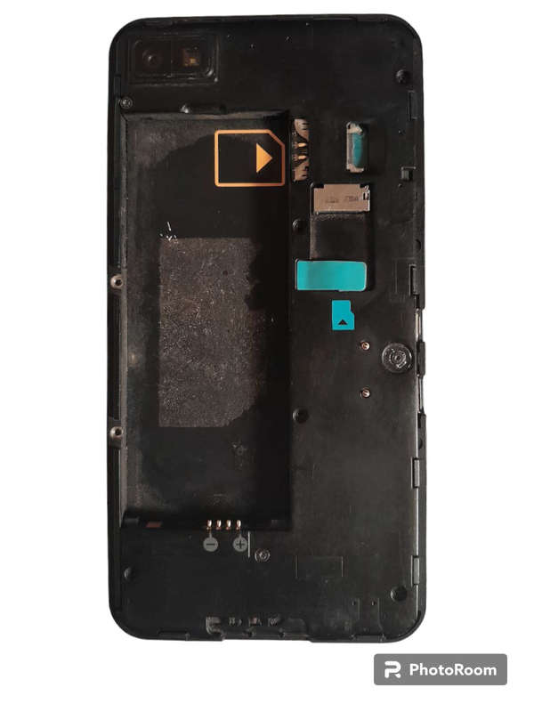 BlackBerry Z10 - Cracked Screen, Missing Battery - For Parts/Repair