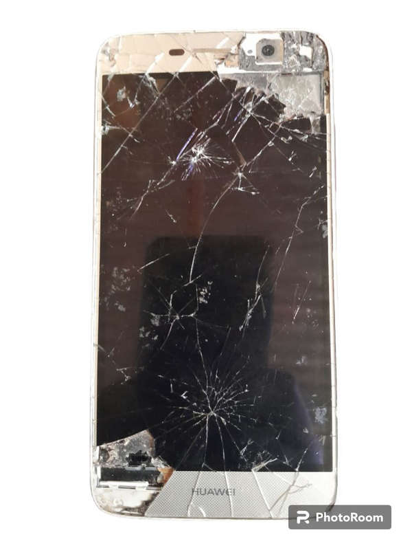 Huawei Y6 Pro,Turns On, Damaged Screen - For Parts/Repair