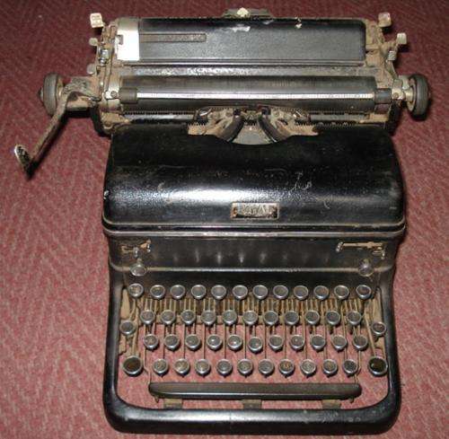 1949 Royal KMG Typewriter