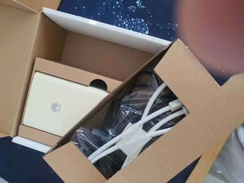 HUAWEI B618s-22d Router - excellent condition in Box