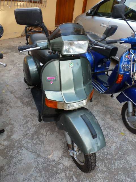 BARGAIN SEE PICTURES TWO SCOOTERS 1981 VESPA & A LML 150CC