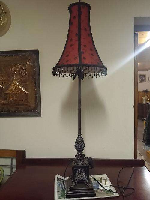 AN BEAUTIFUL METAL & MARBLE  IMPORTED LAMP