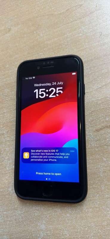 Apple iPhone SE 2nd Gen (2020) 128GB Black Pre-owned