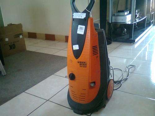 HEAVY DUTY  BLACK & DECKER HIGH PRESSURE CLEANER