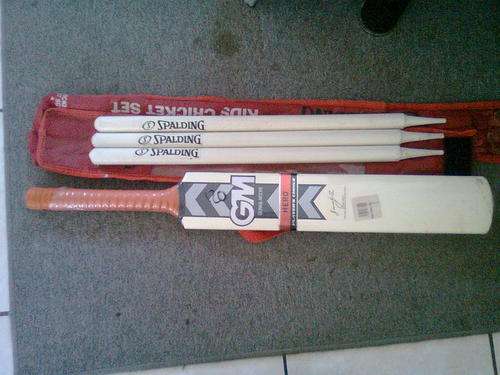 CRIKET BAT SIZE 5 GM WITH WICKETS