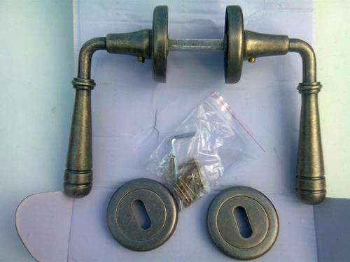 GENUINE SOLID ANTIQUE BRASS DOOR HANDLES ROSSETS X 5