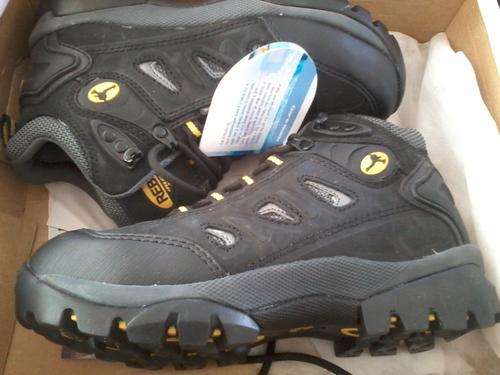 Rebel adventure steel toe boots sixe 5 Dark brown in color