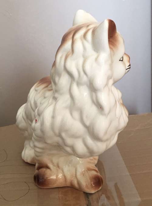 1980 Ceramic cat ornament