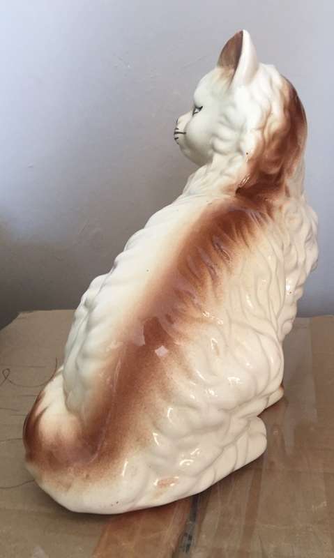 1980 Ceramic cat ornament