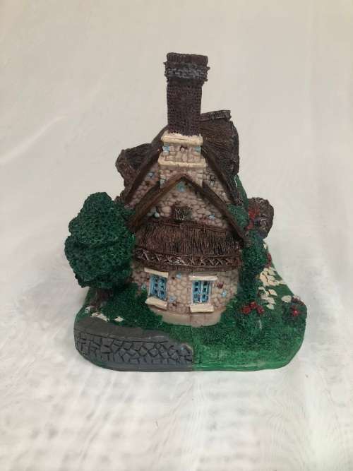 Polyresin miniature House ornament