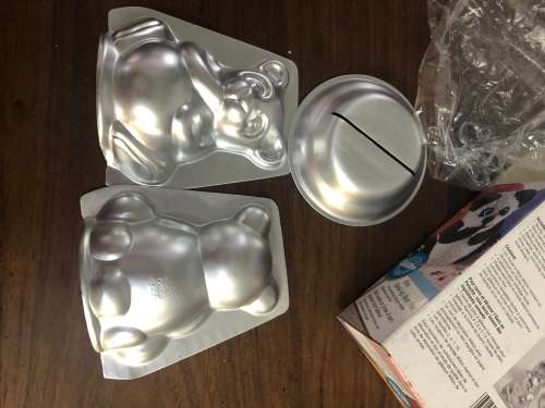 Wilton  Mini Stand-up Cuddly Bear Shape Pan set in original Box