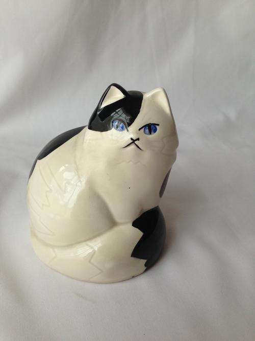 Ceramic cat money box ornament