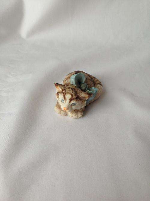 Lovely cat ornament by D Esposita 1993