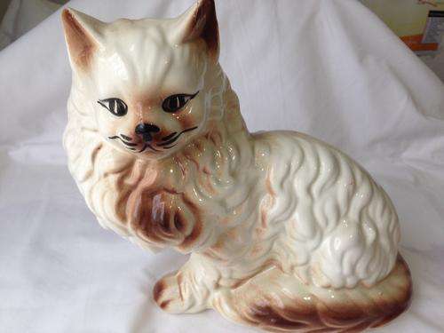 1980's Ceramic cat ornament