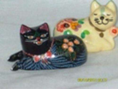 Miniature polyresin cats (2)