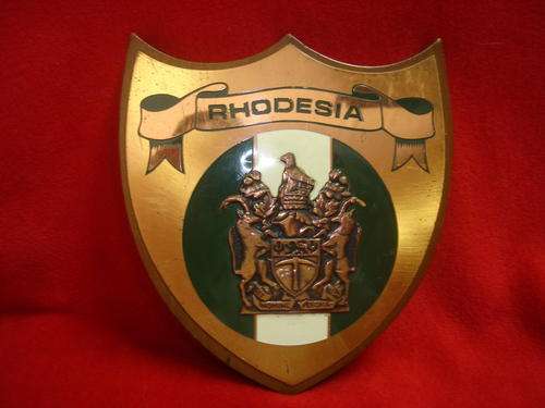 RHODESIA :  PLAQUE - RHODESIA COAT OF ARMS