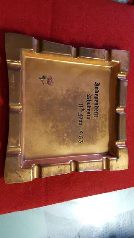 RHODESIA; COPPER ASH TRAY WITH INDEPENDENCE RHODESIA 11TH NOVEMBER 1965 ENGRAVED UDI