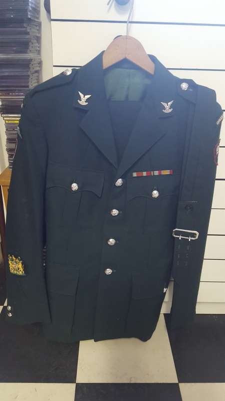 RHODESIA. SELOUS SCOUTS GREENS BELONGING TO REGIMENTAL SERGEANT MAJOR