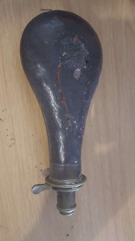 RHODESIA; MUSKET RIFLE POWDER CONTAINER