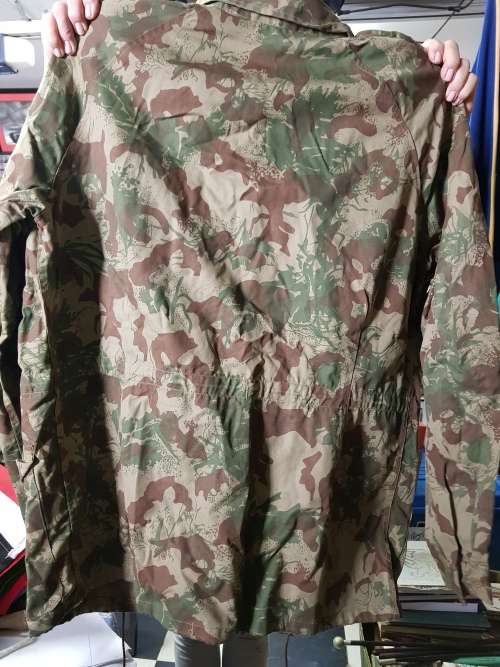 SSOUTH AFRICAN POLICE CAMO JACKET OLD OUTDATED TYPE  SIZE LARGE ARMPIT TO ARMPIT 640MM