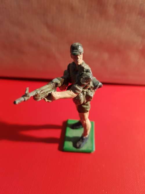 RHODESIA, BSAP PATU/ RLI/ARMY MEN (THREE) LEAD FIGURINES