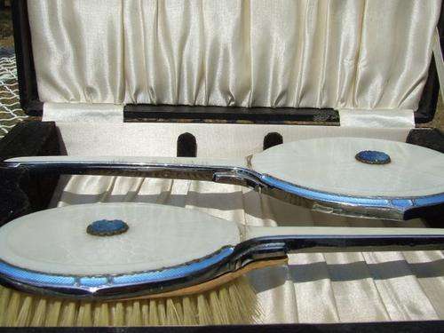 Antique brush set
