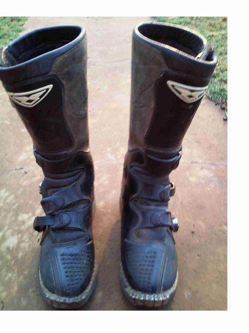 Secondhand off road boots "good condition"
