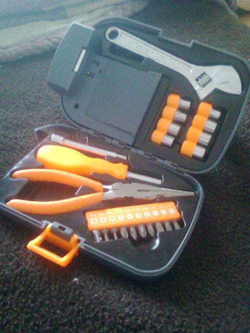COOL TOOL SET WITH FLASHLIGHT