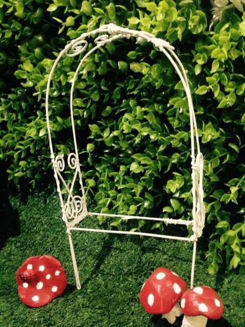 Miniture wire bench for fairy gardens