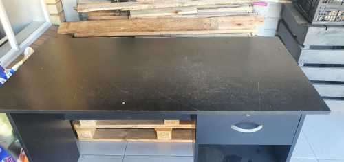 Workstation desk
