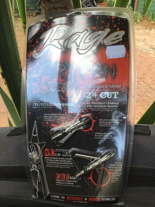 BOWTECH DESTROYER 340 WITH BAGN 10 NEW ARROWS PLUS NEW MECHANICAL TIPS PLUS TRIGGER
