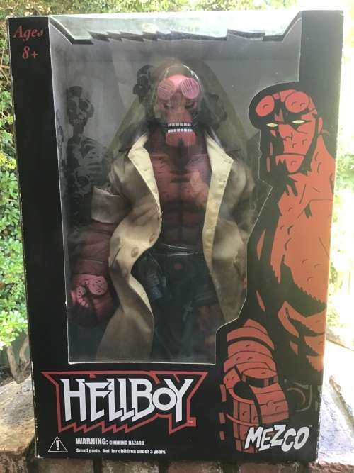 HELLBOY MEZCO